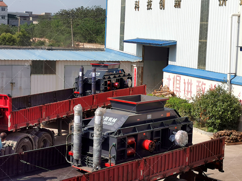 新型數(shù)控對輥制砂機(jī)工作原理是什么?河南地區(qū)哪家好? 新型數(shù)控對輥制砂機(jī)工作原理是什么?河南地區(qū)哪家好?