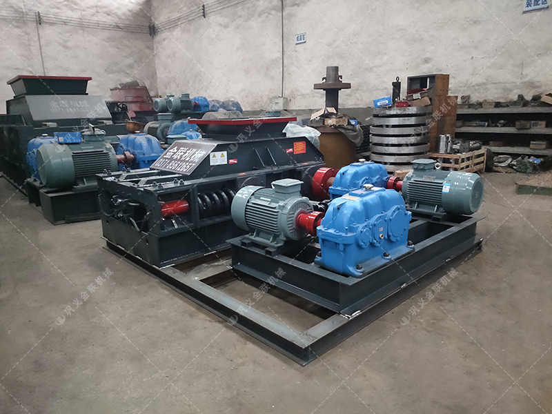 中小型直連式對輥破碎機發貨兩臺 發往河南