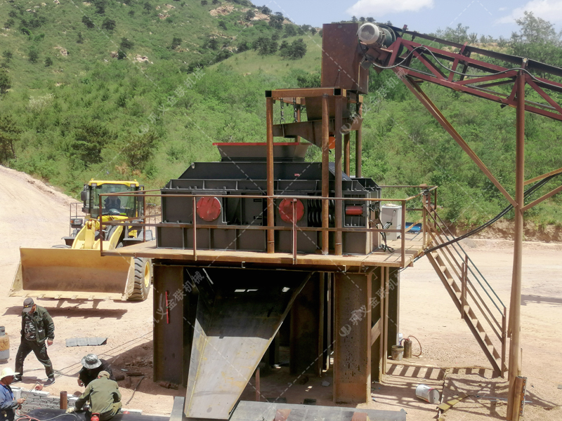 花崗巖制成沙子用對(duì)輥制沙機(jī)還是沖擊制砂機(jī),哪個(gè)好用? 花崗巖制成沙子用對(duì)輥制沙機(jī)還是沖擊制砂機(jī),哪個(gè)好用?