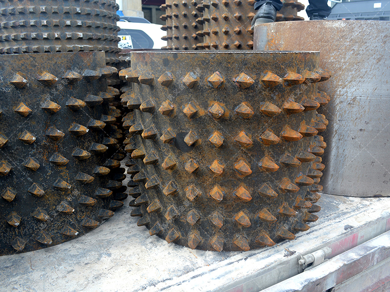 狼牙齒輥破碎機如何實現(xiàn)焦炭'大塊進,勻粒出'的理想轉化? 狼牙齒輥破碎機如何實現(xiàn)焦炭'大塊進,勻粒出'的理想轉化?